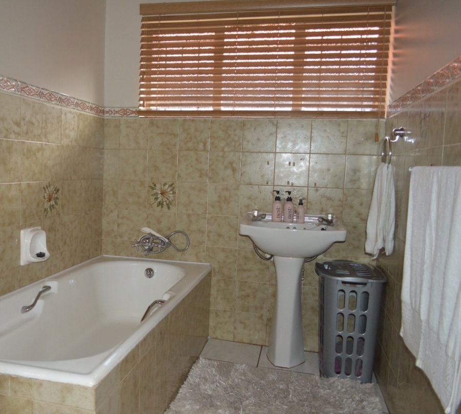 4 Bedroom Property for Sale in Flimieda North West